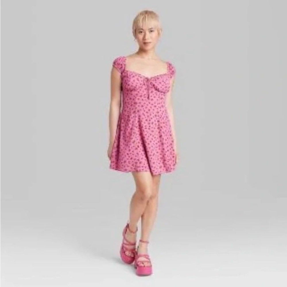 WILD FABLE💕💗🌸NWT CAPPED SLEEVED DRESS - Picture 2 of 9